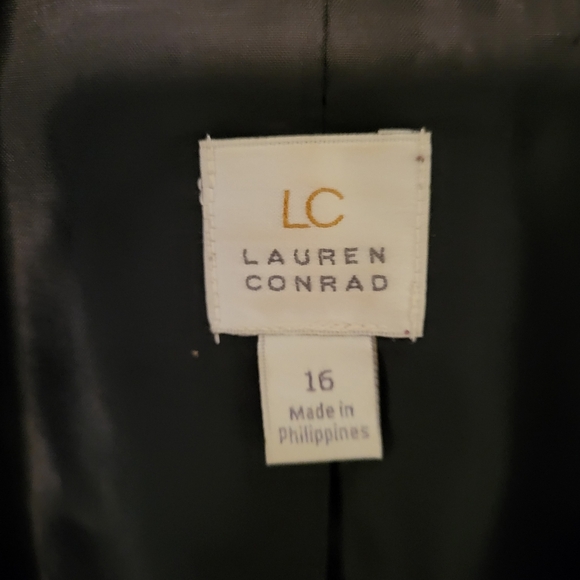 Beautiful Black Blazer - Picture 4 of 4